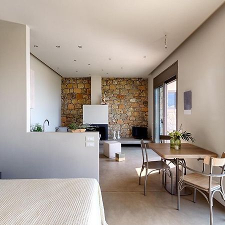 Euphoria Suites Avia Bagian luar foto