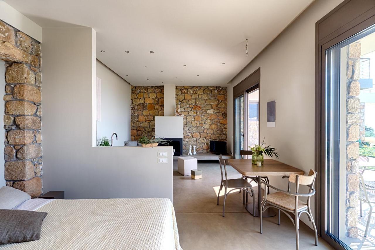 Euphoria Suites Avia Bagian luar foto