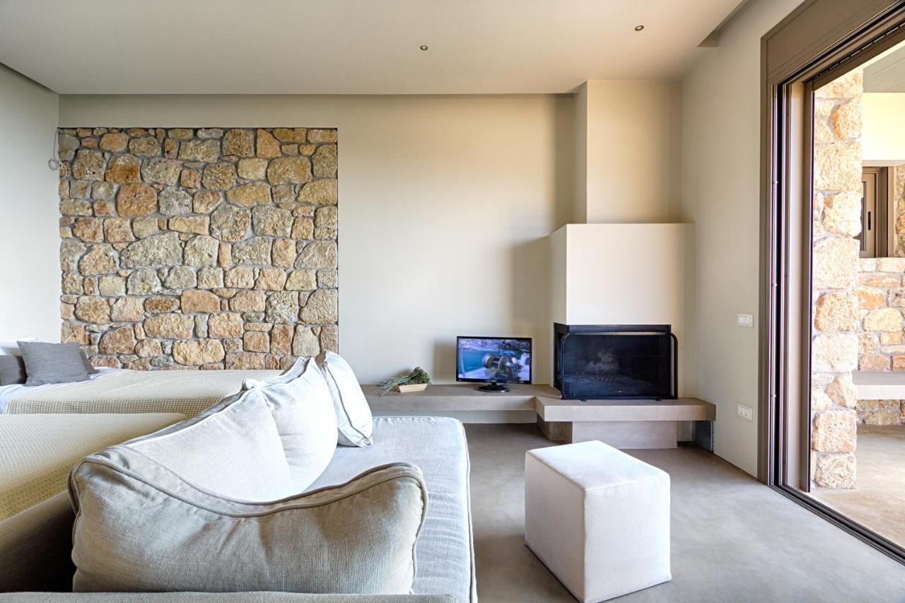 Euphoria Suites Avia Bagian luar foto