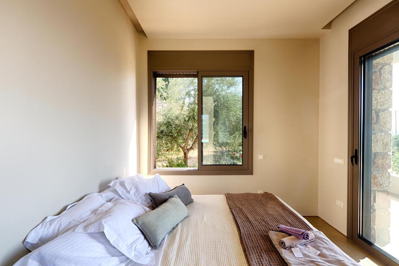 Euphoria Suites Avia Bagian luar foto
