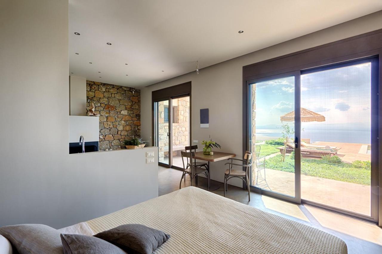 Euphoria Suites Avia Bagian luar foto