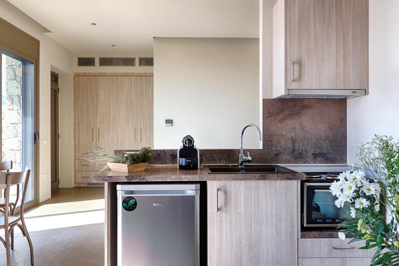 Euphoria Suites Avia Bagian luar foto
