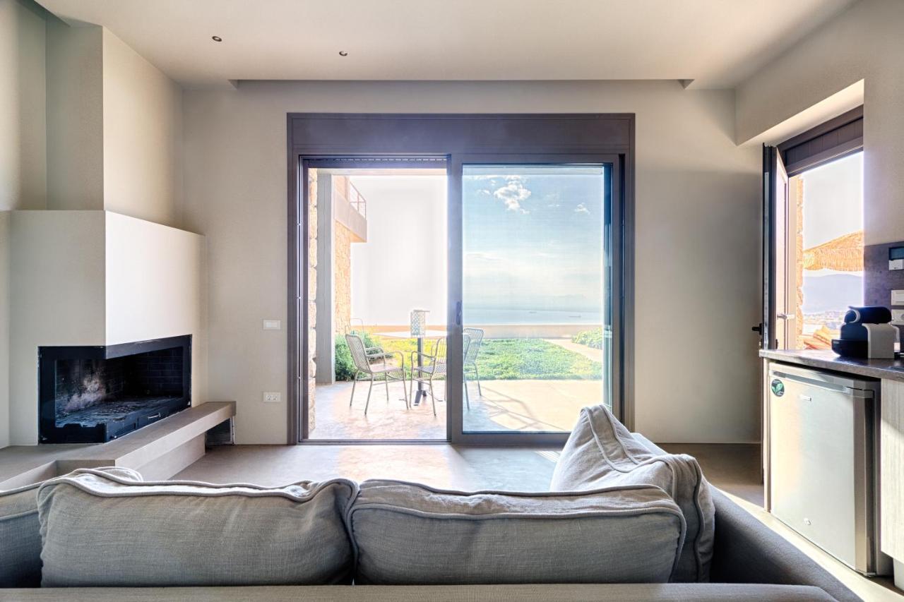 Euphoria Suites Avia Bagian luar foto