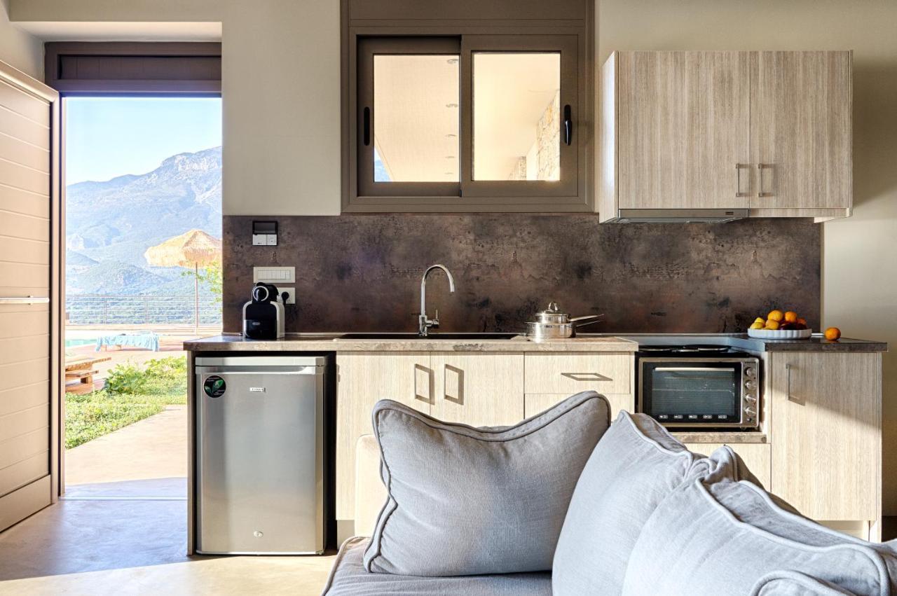 Euphoria Suites Avia Bagian luar foto