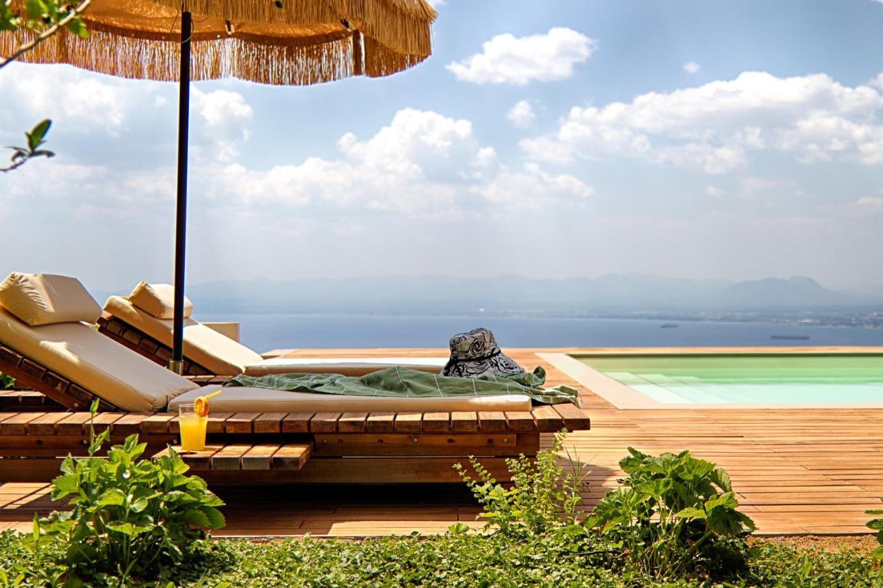 Euphoria Suites Avia Bagian luar foto