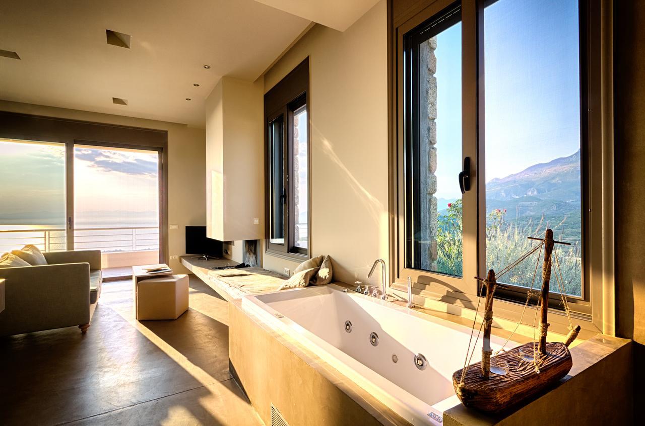 Euphoria Suites Avia Bagian luar foto