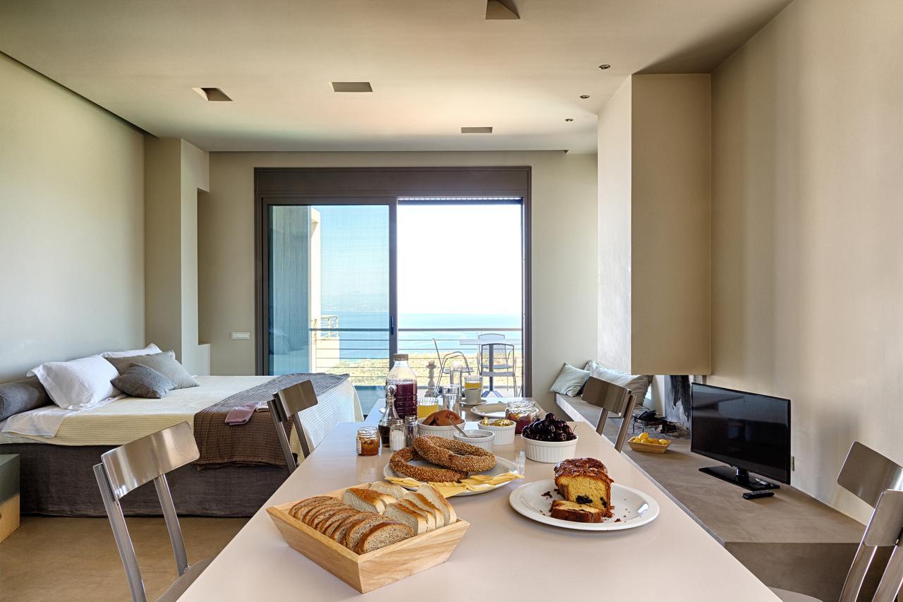 Euphoria Suites Avia Bagian luar foto